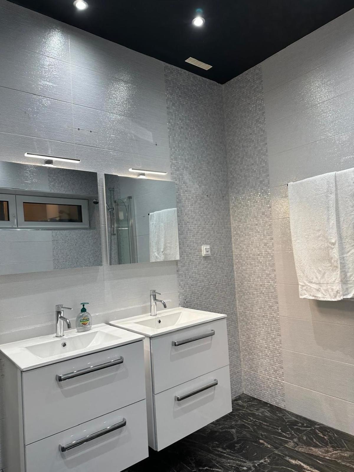 Schoenbrunn Deluxe Maisonette Apartment Wien